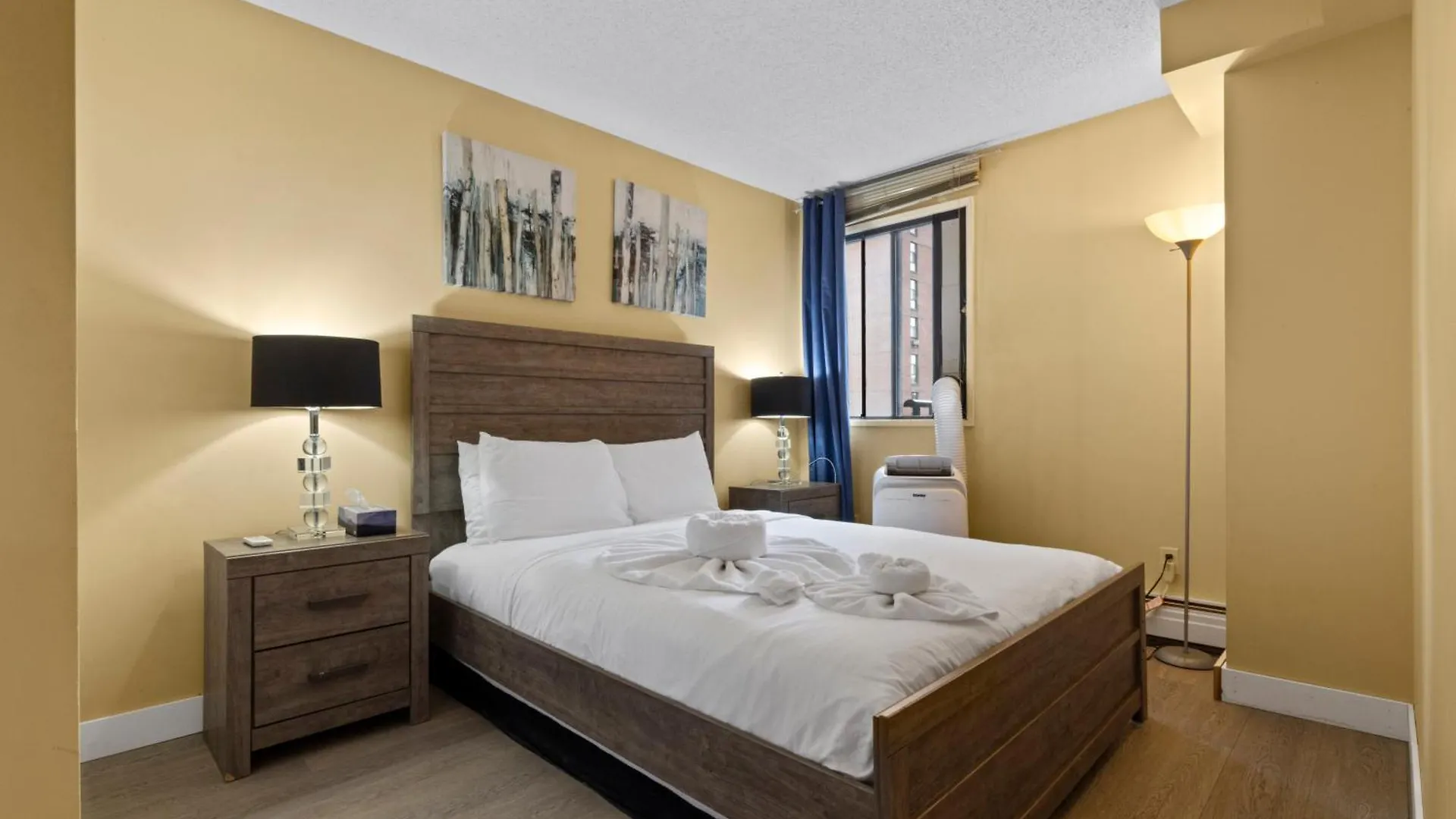 Modern 2 Bedroom Next To Stampede, 17Th W Parking Calgary 0*,