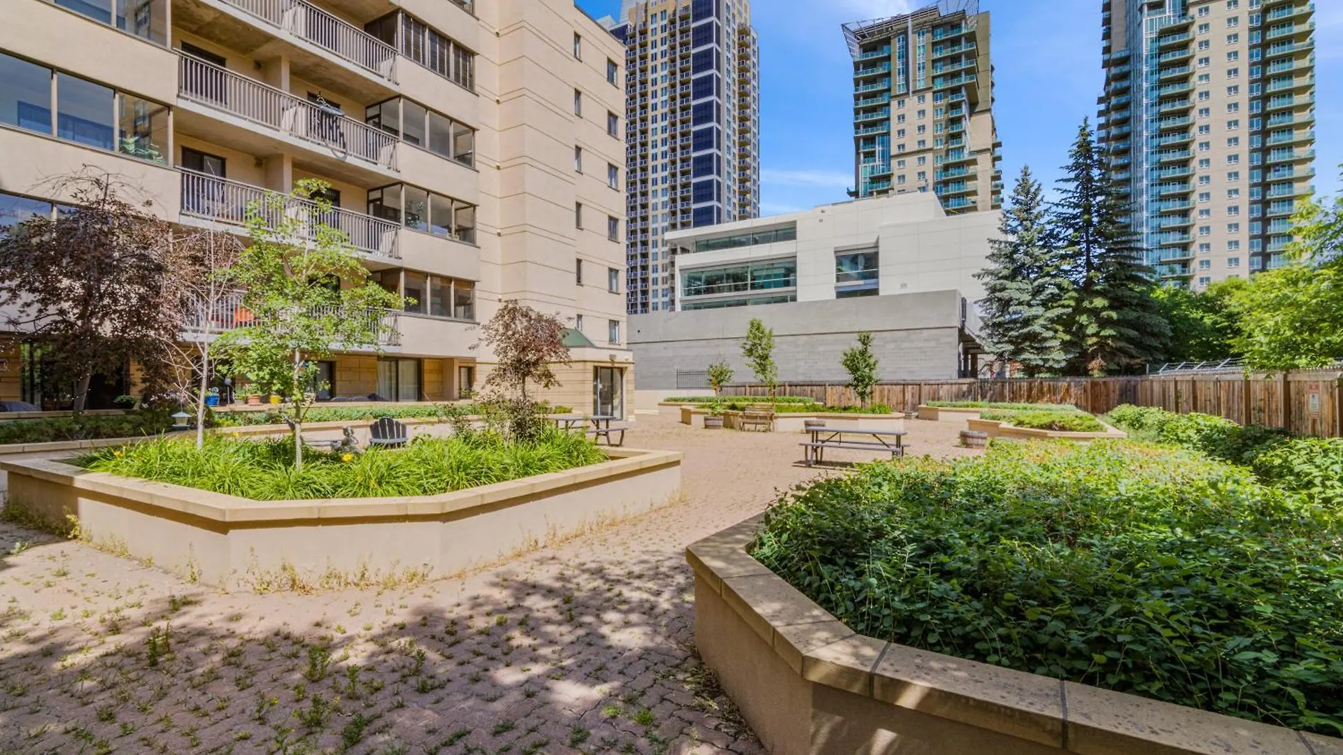 Modern 2 Bedroom Next To Stampede, 17Th W Parking Calgary Apartament